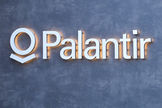 Palantir logo